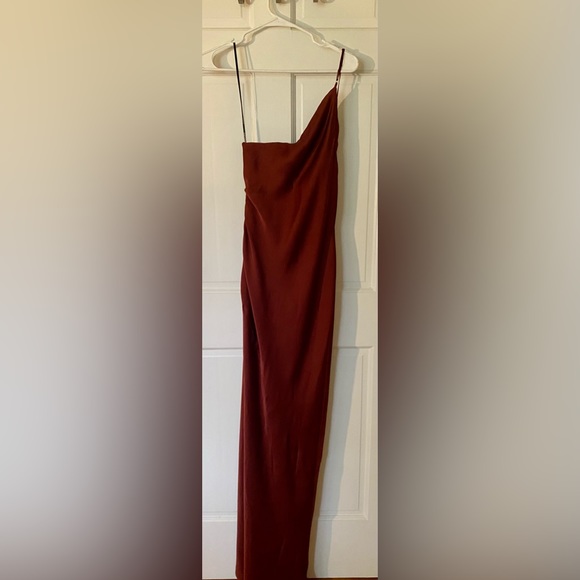 Shona Joy Luxe Asymmetrical Gathered Maxi Dress Sangria Size- US 6 - Picture 6 of 8